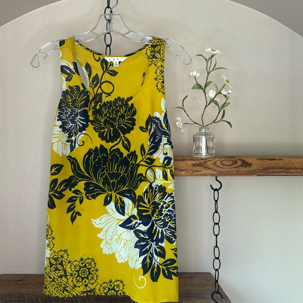 CAbi Womens Silk Blend Bali Floral Tank Top Mustard Black, size S